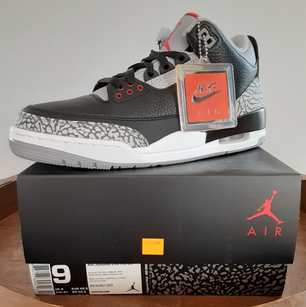 Air Jordan 3 Retro (2018) Black/Cement Size 9